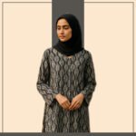 Black and white geometric abaya by Zeenaya